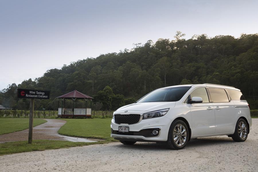  Kia Carnival Platinum 2015 года  (AU) (фото 3 из 12)